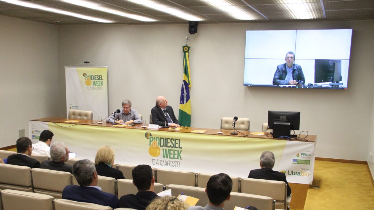 Márcio Macêdo defende maior diálogo entre setor do biodiesel, Congresso e governo