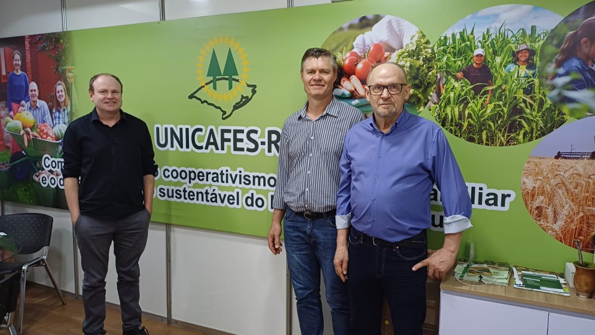 Unicafes-RS celebra 20 anos de história com reconhecimento do Parlamento gaúcho